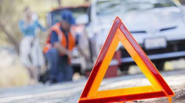 浔阳道路救援汽车救援_附近汽车拖车<24小时服务号码>