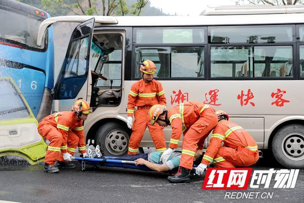 鞍山高速救援_24小时高速公路救援<24小时救援>