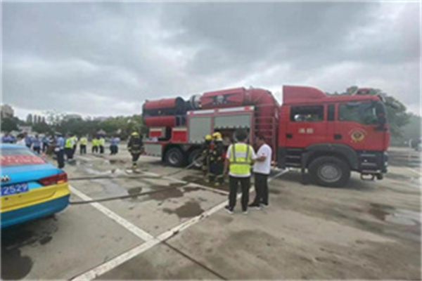 双塔区汽车道路救援_高速公路附近救援_24小时道路救援拖车搭电