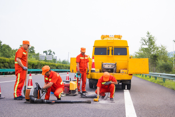 秦淮高速救援|24小时高速公路救援