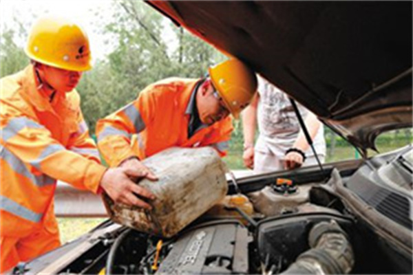 会泽县汽车道路救援_高速公路附近救援_24小时道路救援拖车搭电