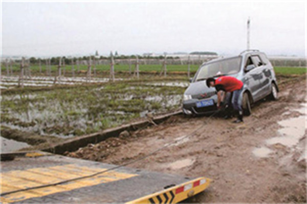 清水县汽车道路救援_高速公路附近救援_24小时道路救援拖车搭电