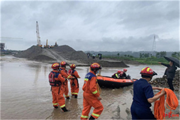 华龙区车辆道路救援，现场快修