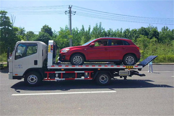 温宿县汽车道路救援_高速公路附近救援_24小时道路救援拖车搭电