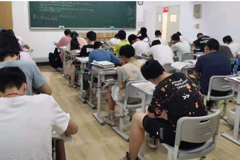 【政策解读】杭州初三复读学籍/（中考可以复读吗）