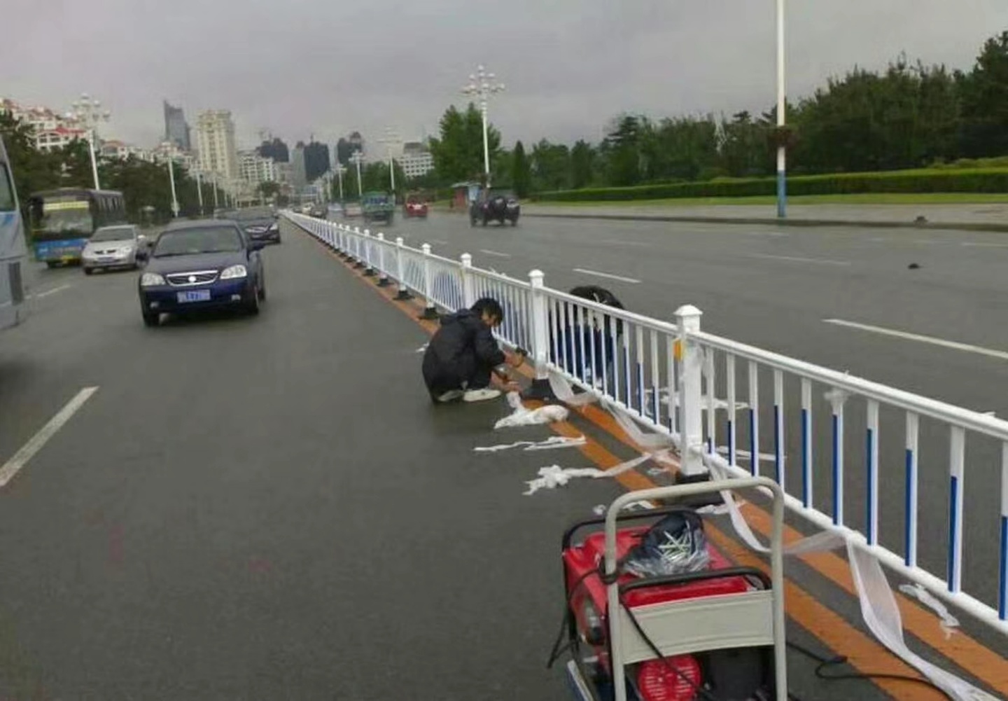 乌什庭院锌钢护栏市场价格<新疆本地厂家>