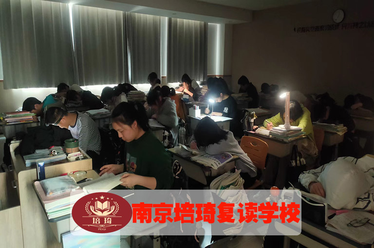 <鼓楼区中考复读哪家知名度高>中考复读补习机构推荐+top3学校排名一览