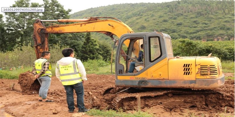 挖掘机培训：毕节学挖掘机技术哪里有-本地报价一览