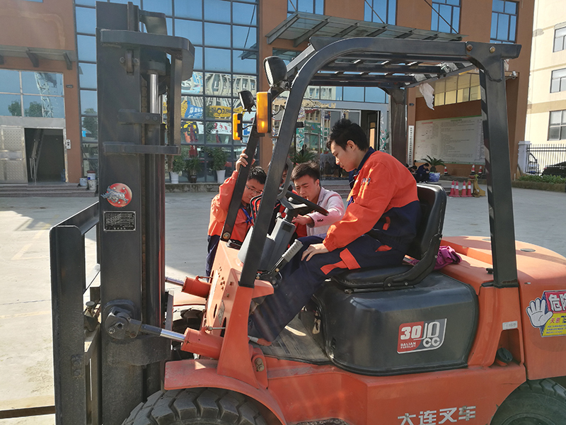 2025贵阳雨珊学校叉车司机培训机构哪家好(