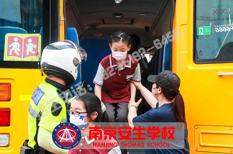 南京各区初中复读班能提升多少分(中考复读生和应届生区别)/2025年排名口碑一览