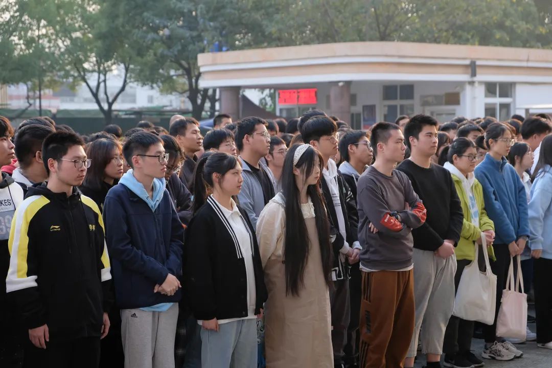 温州文成县高复班冲刺（三联高考复读排名）/按关注度排名