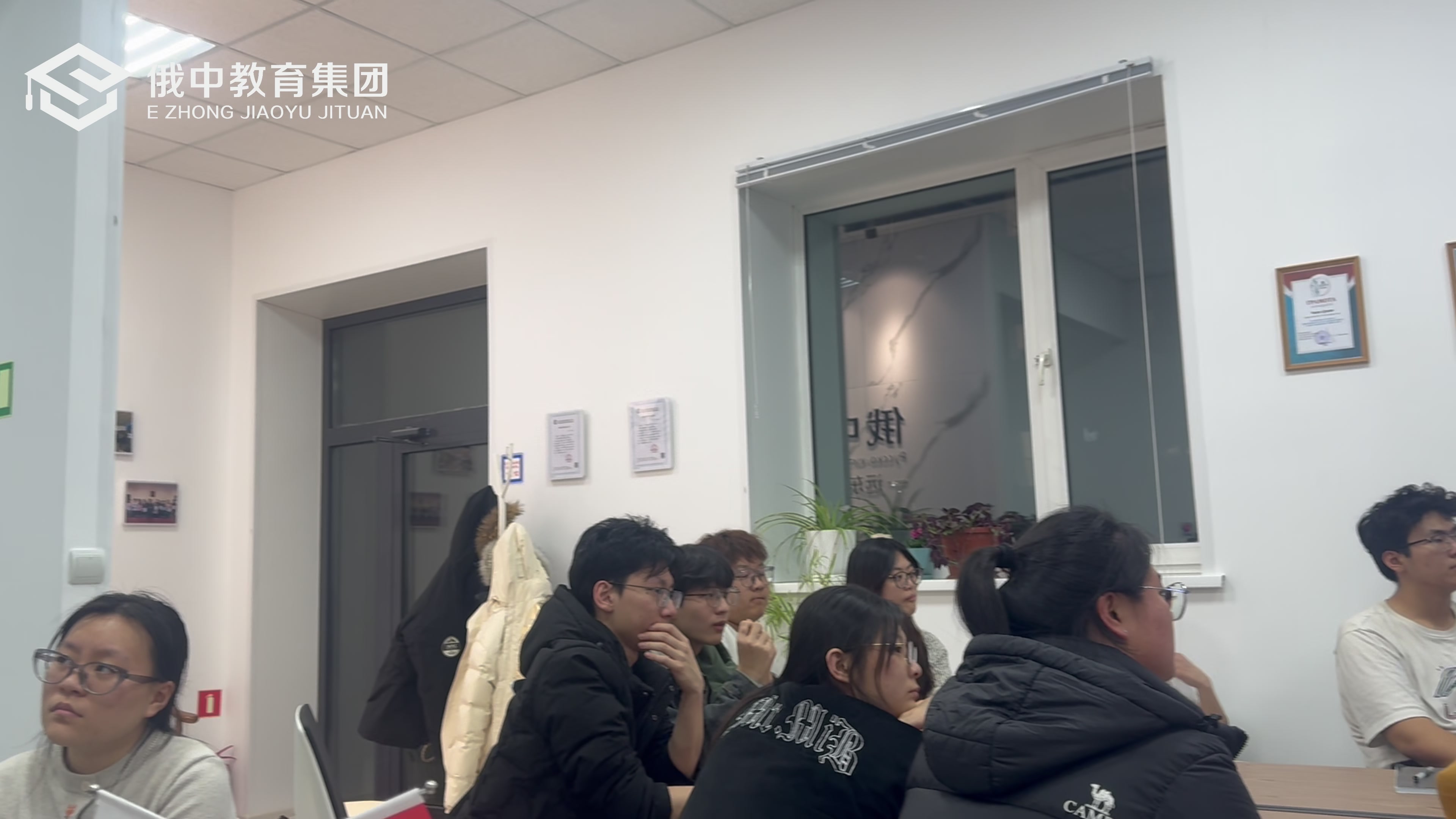 2025口腔医学英文授课班要出国吗（446—499分）可报名