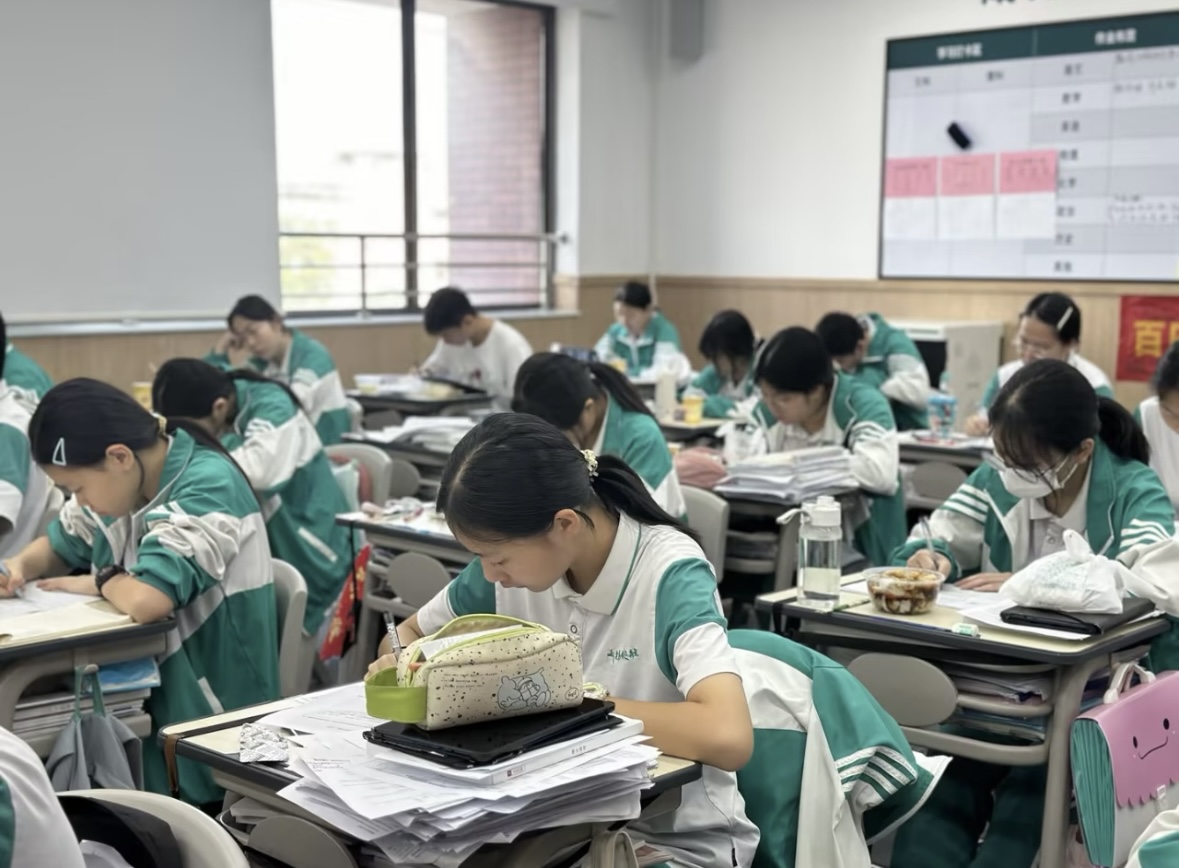 南明区华人复读学校哪家好<提分步骤>2025招生推荐